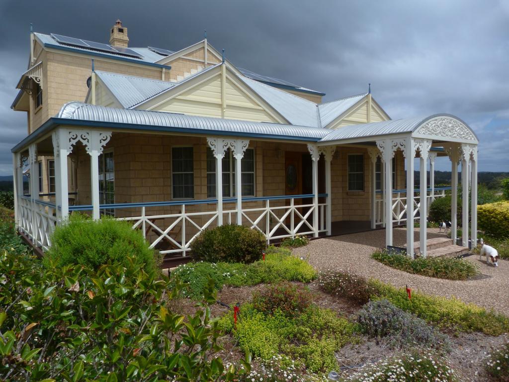 Grovely House Bed and Breakfast Stanthorpe Buitenkant foto