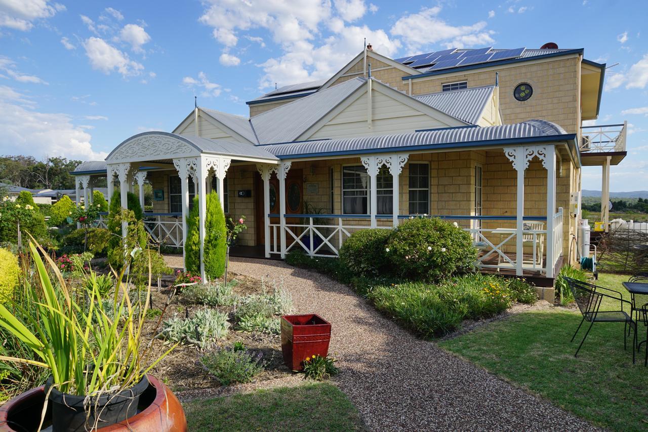 Grovely House Bed and Breakfast Stanthorpe Buitenkant foto
