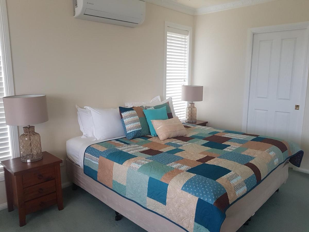 Grovely House Bed and Breakfast Stanthorpe Buitenkant foto