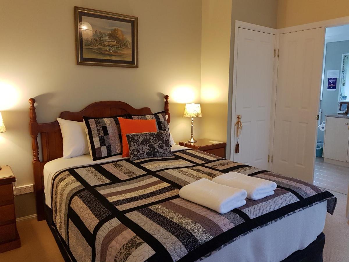 Grovely House Bed and Breakfast Stanthorpe Buitenkant foto